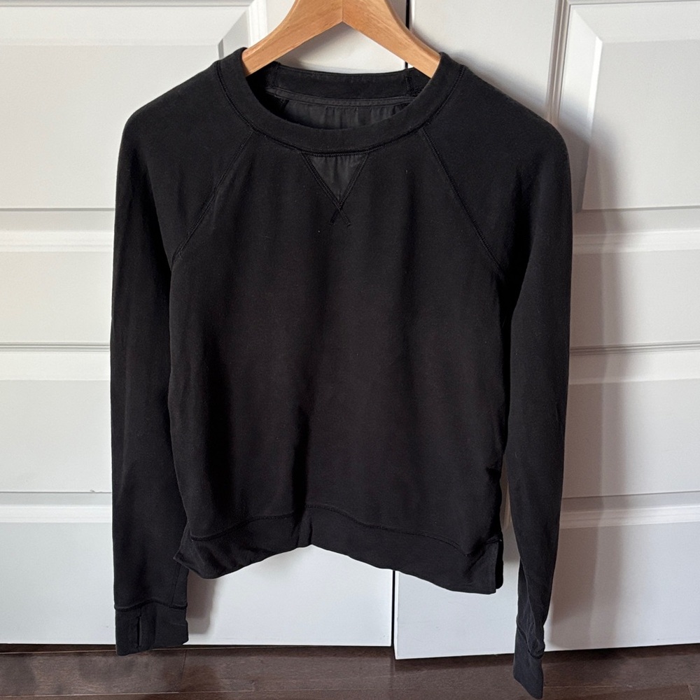 Lululemon Black Crewneck Sweatshirt